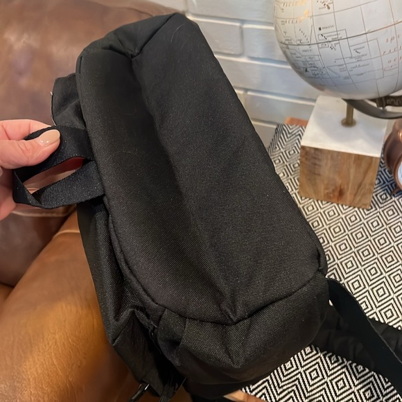 🌟NEW EVERLANE the re-new transit utility  Backpack black. 💯 recycled materials - Picture 7 of 12